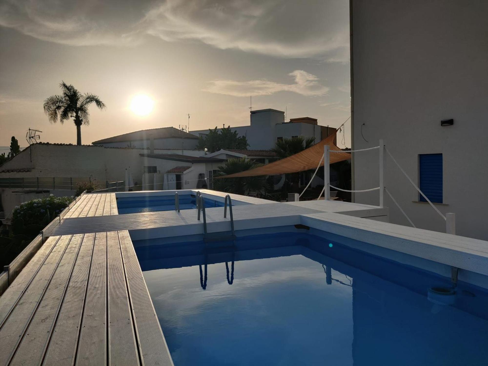 Pool Seaside Relais - Ville Ninfea, Marea, Rosa E Cassiopea Fontane Bianche Εξωτερικό φωτογραφία